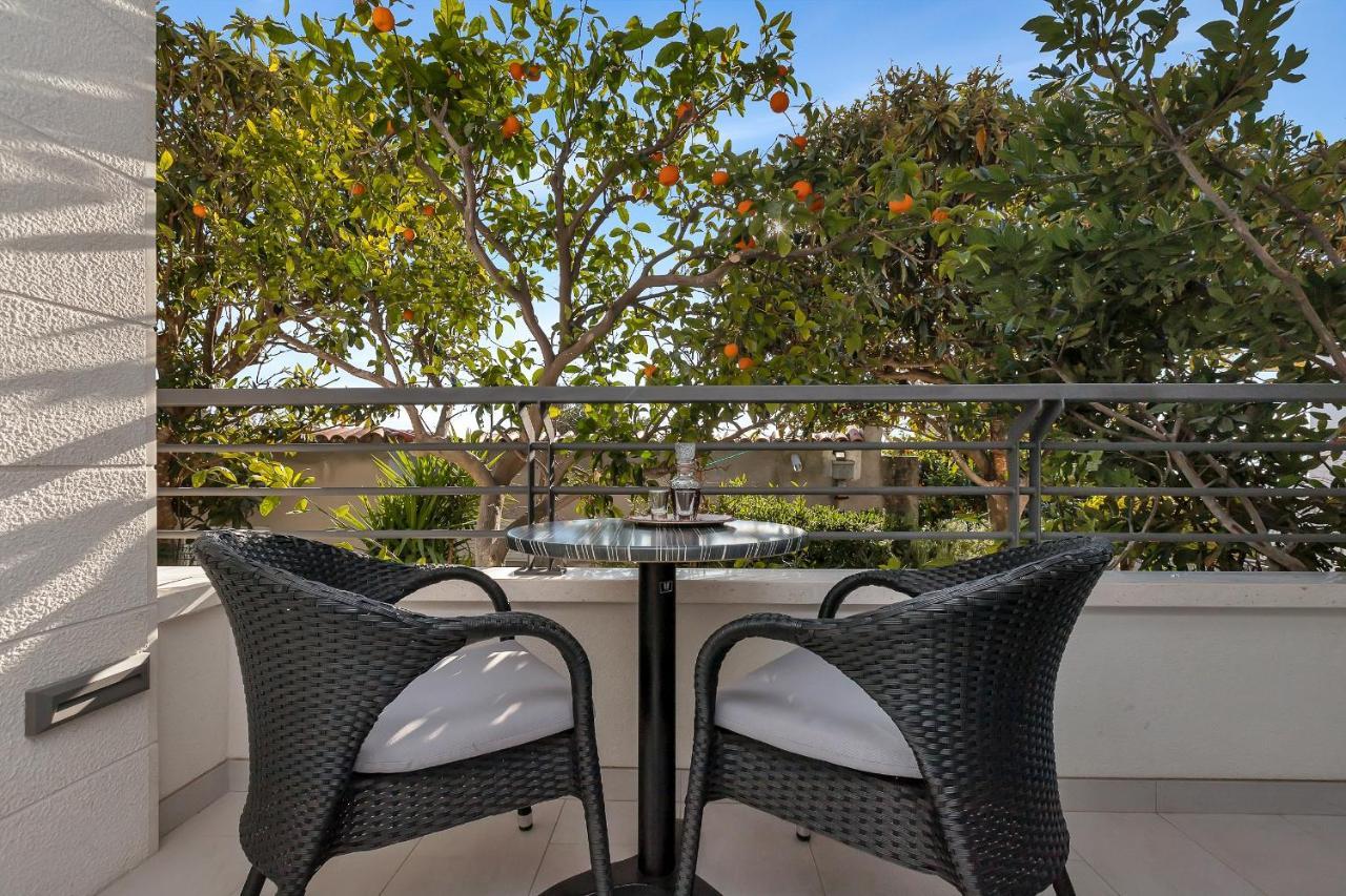 Apartments And Rooms By The Sea Baska Voda, Makarska - 2578 Bagian luar foto