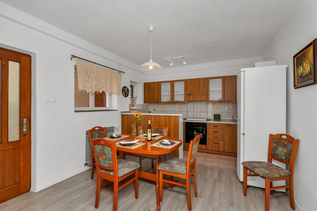 Apartments And Rooms By The Sea Baska Voda, Makarska - 2578 Bagian luar foto