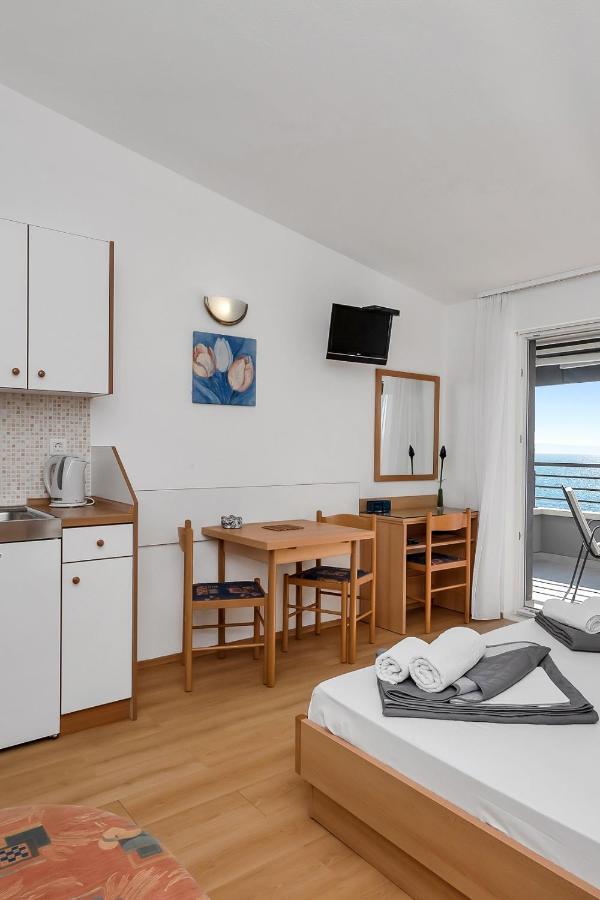 Apartments And Rooms By The Sea Baska Voda, Makarska - 2578 Bagian luar foto