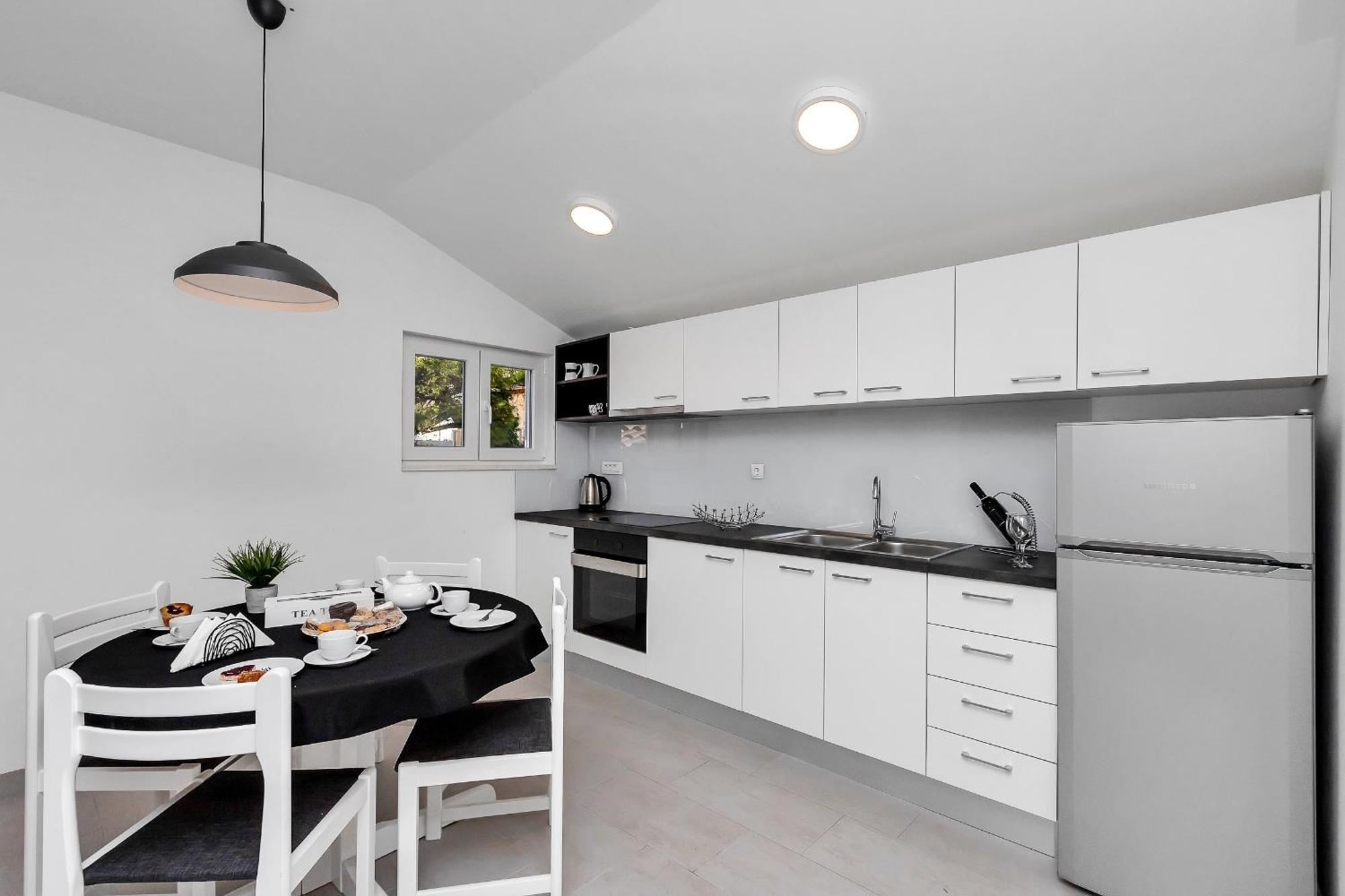 Apartments And Rooms By The Sea Baska Voda, Makarska - 2578 Bagian luar foto