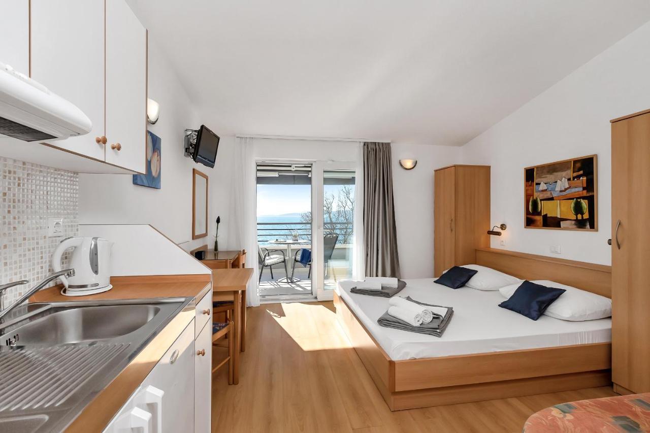 Apartments And Rooms By The Sea Baska Voda, Makarska - 2578 Bagian luar foto