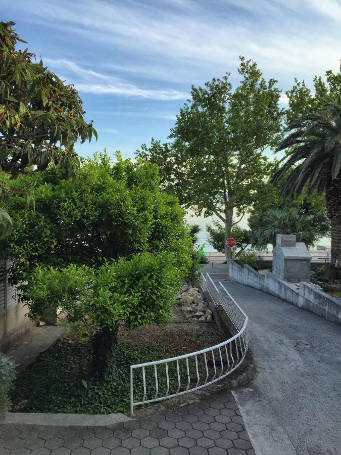 Apartments And Rooms By The Sea Baska Voda, Makarska - 2578 Bagian luar foto
