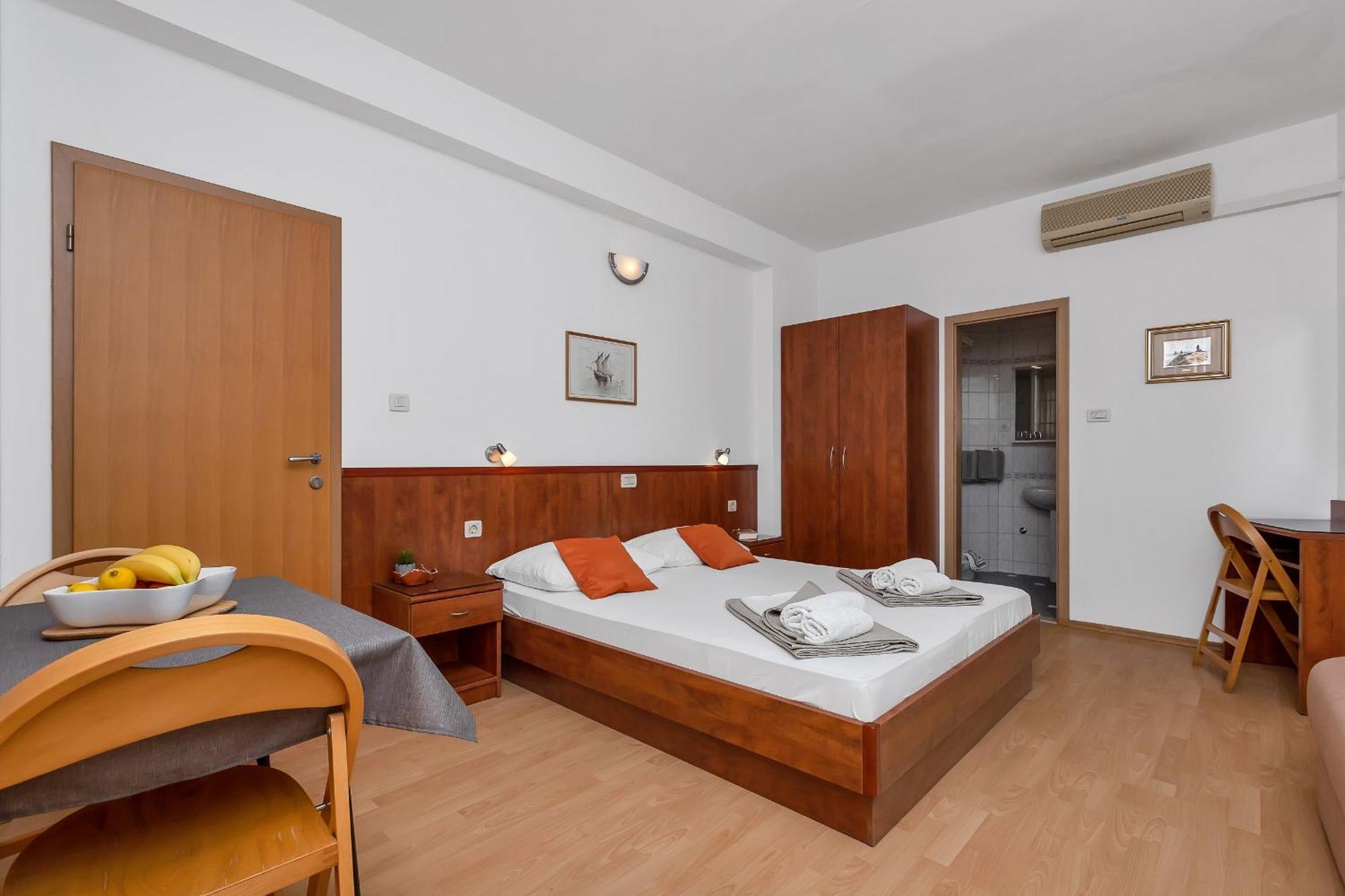 Apartments And Rooms By The Sea Baska Voda, Makarska - 2578 Ruang foto