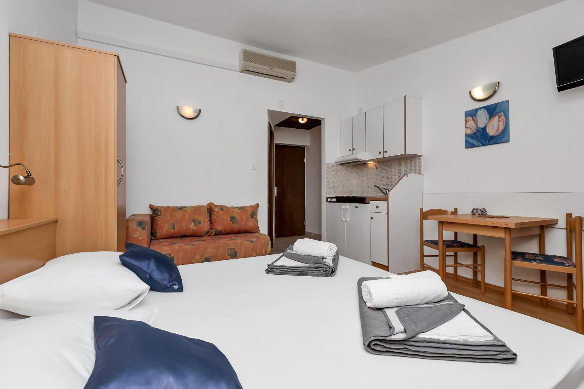 Apartments And Rooms By The Sea Baska Voda, Makarska - 2578 Ruang foto