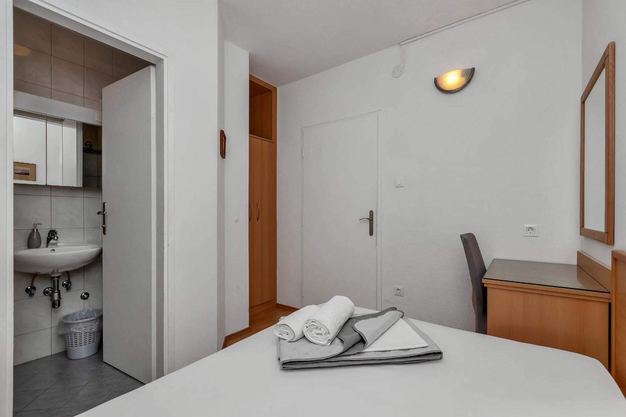 Apartments And Rooms By The Sea Baska Voda, Makarska - 2578 Ruang foto